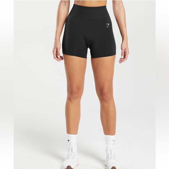 Gymshark everyday seamless shorts in black - Picture 1 of 5